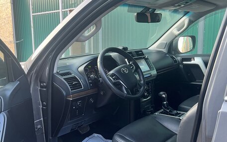 Toyota Land Cruiser Prado 150 рестайлинг 2, 2019 год, 6 000 000 рублей, 7 фотография
