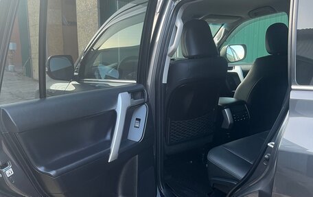 Toyota Land Cruiser Prado 150 рестайлинг 2, 2019 год, 6 000 000 рублей, 11 фотография