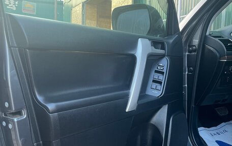 Toyota Land Cruiser Prado 150 рестайлинг 2, 2019 год, 6 000 000 рублей, 9 фотография