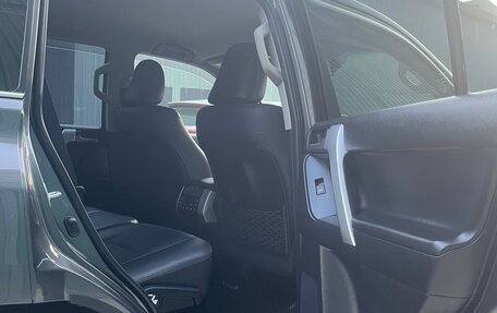 Toyota Land Cruiser Prado 150 рестайлинг 2, 2019 год, 6 000 000 рублей, 16 фотография