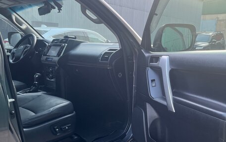 Toyota Land Cruiser Prado 150 рестайлинг 2, 2019 год, 6 000 000 рублей, 18 фотография
