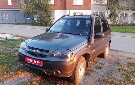 Chevrolet Niva I рестайлинг, 2018 год, 605 000 рублей, 3 фотография