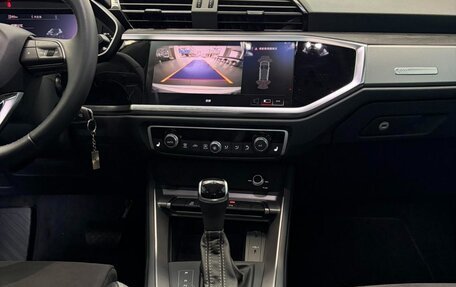 Audi Q3, 2023 год, 2 677 700 рублей, 14 фотография
