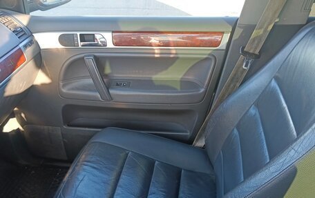 Volkswagen Touareg III, 2005 год, 545 000 рублей, 10 фотография