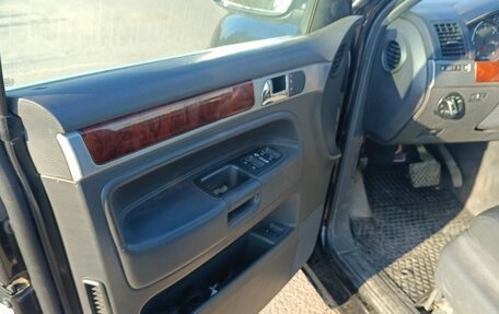 Volkswagen Touareg III, 2005 год, 545 000 рублей, 14 фотография