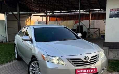 Toyota Camry, 2007 год, 950 000 рублей, 2 фотография