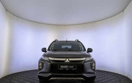 Mitsubishi L200 IV рестайлинг, 2019 год, 2 850 000 рублей, 2 фотография
