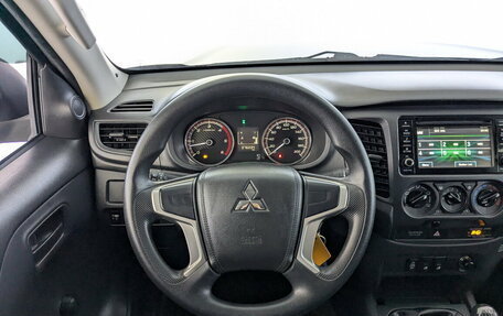 Mitsubishi L200 IV рестайлинг, 2019 год, 2 850 000 рублей, 25 фотография