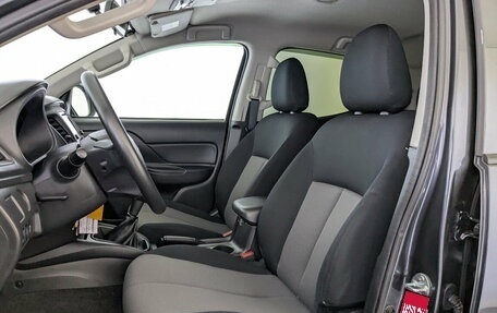 Mitsubishi L200 IV рестайлинг, 2019 год, 2 850 000 рублей, 18 фотография