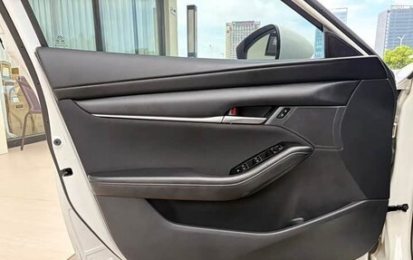 Mazda 3, 2023 год, 1 370 000 рублей, 15 фотография