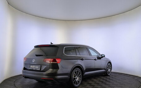 Volkswagen Passat B8 рестайлинг, 2021 год, 2 400 000 рублей, 5 фотография