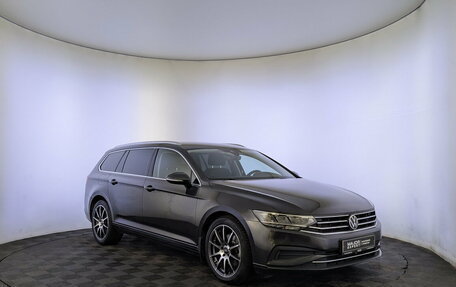 Volkswagen Passat B8 рестайлинг, 2021 год, 2 400 000 рублей, 3 фотография