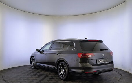 Volkswagen Passat B8 рестайлинг, 2021 год, 2 400 000 рублей, 7 фотография
