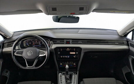 Volkswagen Passat B8 рестайлинг, 2021 год, 2 400 000 рублей, 27 фотография