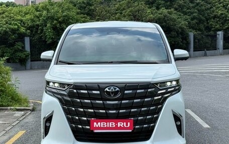 Toyota Alphard, 2024 год, 20 770 700 рублей, 2 фотография