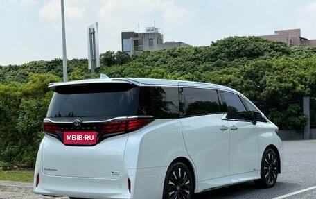 Toyota Alphard, 2024 год, 20 770 700 рублей, 4 фотография