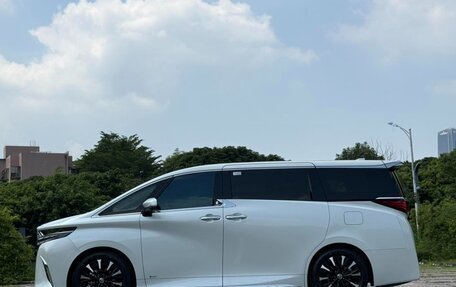 Toyota Alphard, 2024 год, 20 770 700 рублей, 7 фотография