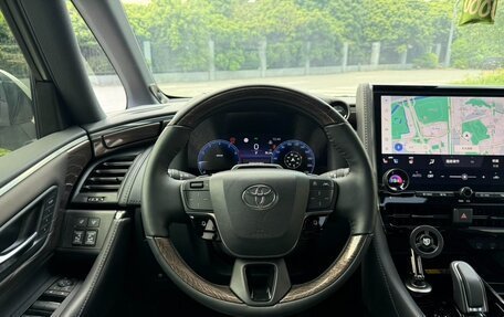 Toyota Alphard, 2024 год, 20 770 700 рублей, 10 фотография