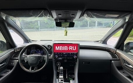 Toyota Alphard, 2024 год, 20 770 700 рублей, 9 фотография