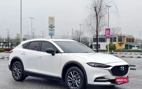 Mazda CX-4, 2023 год, 1 680 000 рублей, 3 фотография