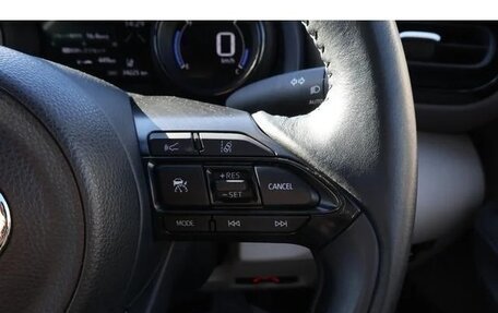 Toyota Yaris, 2022 год, 875 000 рублей, 13 фотография