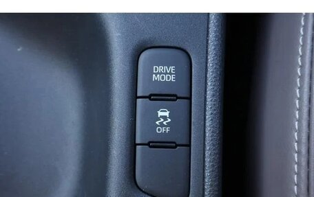Toyota Yaris, 2022 год, 875 000 рублей, 25 фотография
