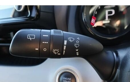 Toyota Yaris, 2022 год, 875 000 рублей, 22 фотография