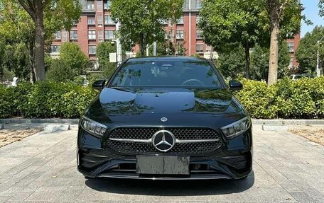 Mercedes-Benz A-Класс, 2023 год, 1 725 000 рублей, 2 фотография