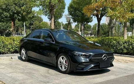 Mercedes-Benz A-Класс, 2023 год, 1 725 000 рублей, 3 фотография