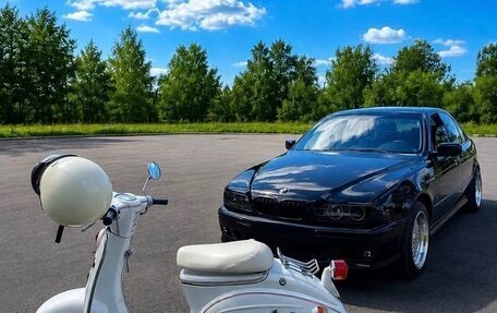 BMW 5 серия, 2001 год, 2 500 000 рублей, 3 фотография