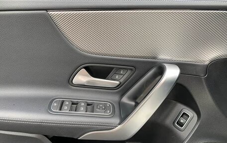 Mercedes-Benz A-Класс, 2023 год, 1 700 000 рублей, 25 фотография