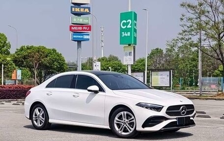 Mercedes-Benz A-Класс, 2023 год, 1 750 000 рублей, 3 фотография