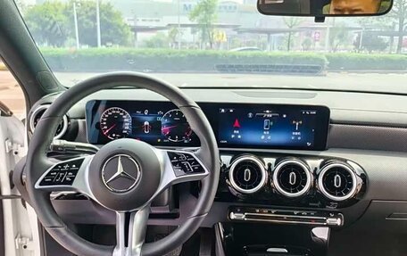 Mercedes-Benz A-Класс, 2023 год, 1 750 000 рублей, 9 фотография