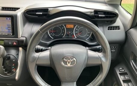 Toyota Wish II, 2011 год, 1 045 000 рублей, 14 фотография