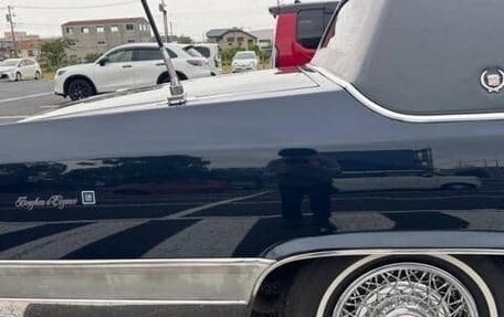 Cadillac Fleetwood I, 1991 год, 7 100 000 рублей, 13 фотография