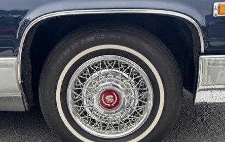 Cadillac Fleetwood I, 1991 год, 7 100 000 рублей, 18 фотография