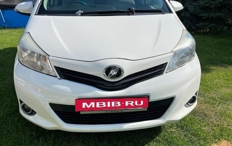 Toyota Vitz, 2013 год, 700 000 рублей, 1 фотография