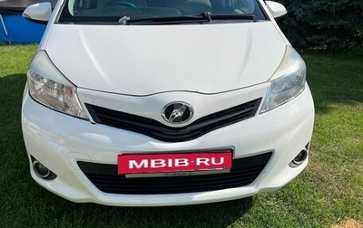 Toyota Vitz, 2013 год, 700 000 рублей, 1 фотография