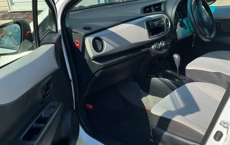 Toyota Vitz, 2013 год, 700 000 рублей, 8 фотография