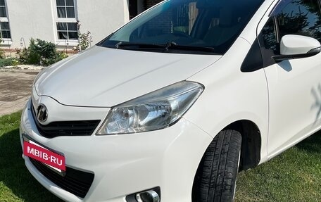 Toyota Vitz, 2013 год, 700 000 рублей, 5 фотография