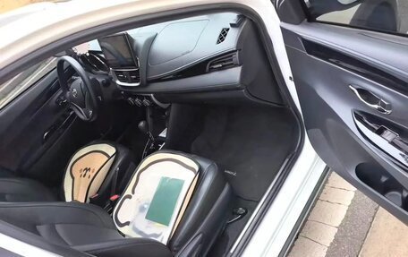 Toyota Yaris XP150 рестайлинг, 2022 год, 1 280 000 рублей, 7 фотография