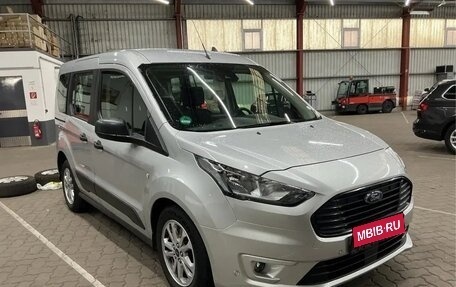 Ford Tourneo Connect II рестайлинг, 2022 год, 1 842 000 рублей, 1 фотография