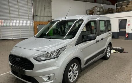 Ford Tourneo Connect II рестайлинг, 2022 год, 1 842 000 рублей, 3 фотография