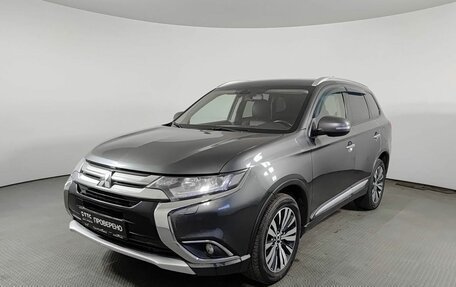 Mitsubishi Outlander III рестайлинг 3, 2016 год, 1 870 000 рублей, 1 фотография