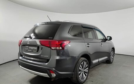 Mitsubishi Outlander III рестайлинг 3, 2016 год, 1 870 000 рублей, 5 фотография