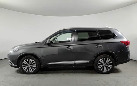 Mitsubishi Outlander III рестайлинг 3, 2016 год, 1 870 000 рублей, 8 фотография