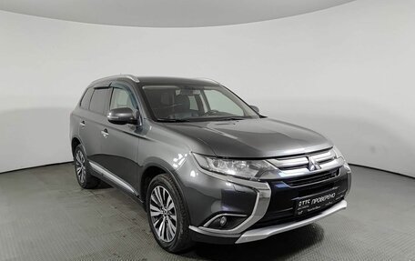 Mitsubishi Outlander III рестайлинг 3, 2016 год, 1 870 000 рублей, 3 фотография