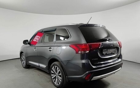 Mitsubishi Outlander III рестайлинг 3, 2016 год, 1 870 000 рублей, 7 фотография