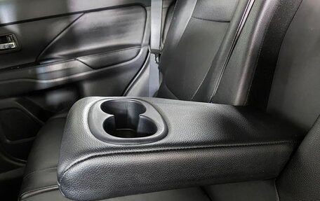 Mitsubishi Outlander III рестайлинг 3, 2016 год, 1 870 000 рублей, 21 фотография