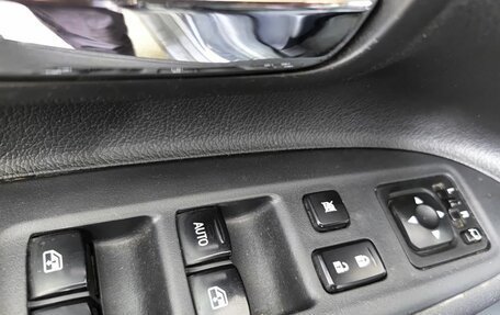 Mitsubishi Outlander III рестайлинг 3, 2016 год, 1 870 000 рублей, 19 фотография